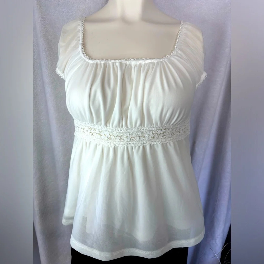 White Peasant Top Lace Trim Square Neck Tie Back Blouse Boho Chic‎